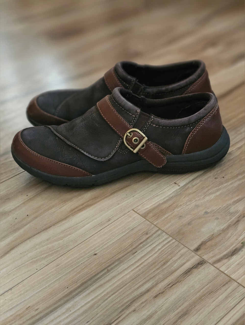 Merrel Leather Slip-On Womens Brown   Shoes Size 8.5